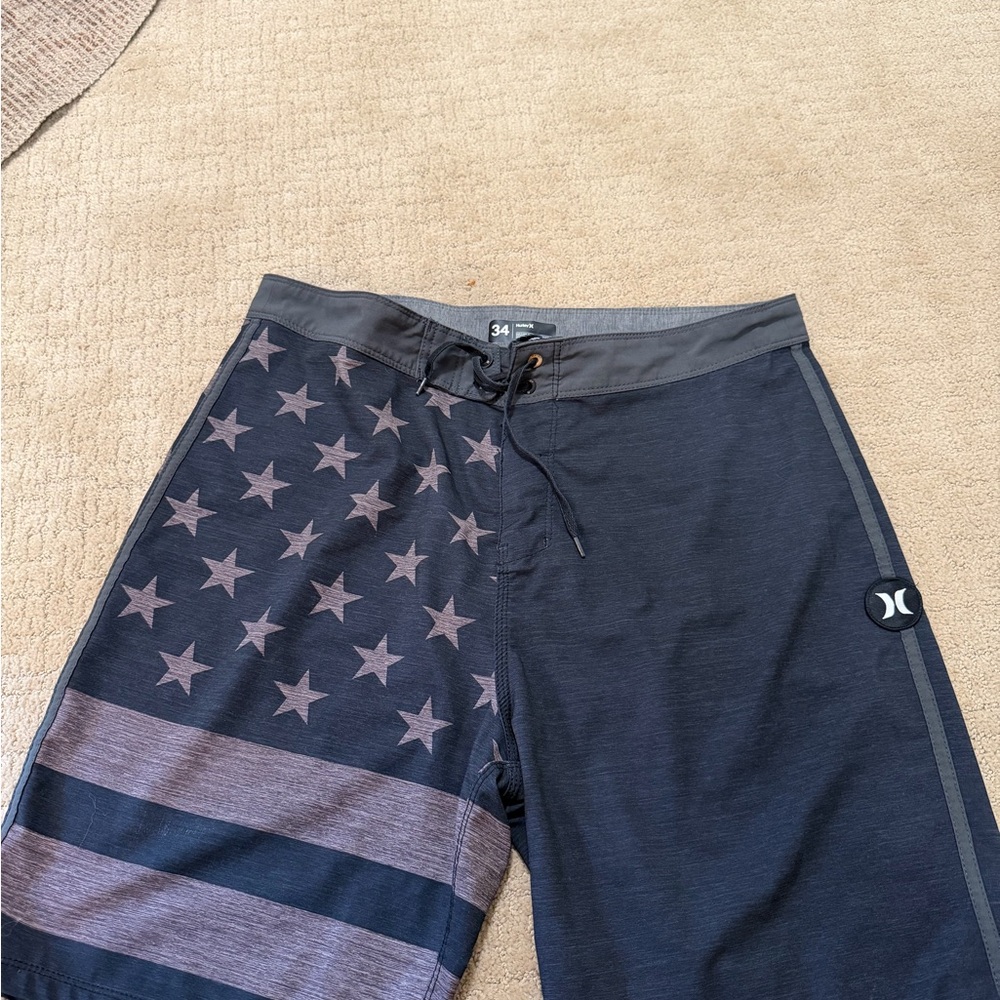 Hurley Men's black and Charcoal Star-Striped Boardshorts